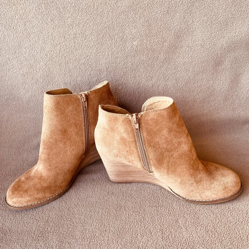 Lucky Brand LK-YIMME Camel Tan Suede Leather‎ Ankle Wedge Booties Size 10M / 42